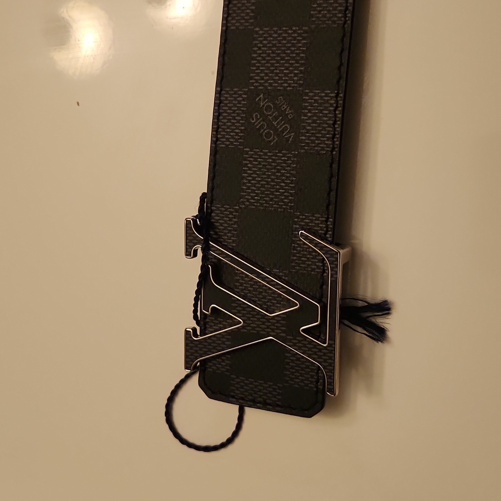 Never been worn Louis Vuitton belt. 90cm